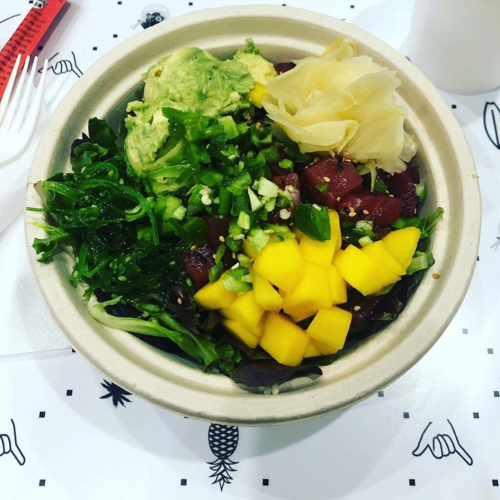 First stop in Philly was this magnificent poké bowl with ahi, greens and brown r…