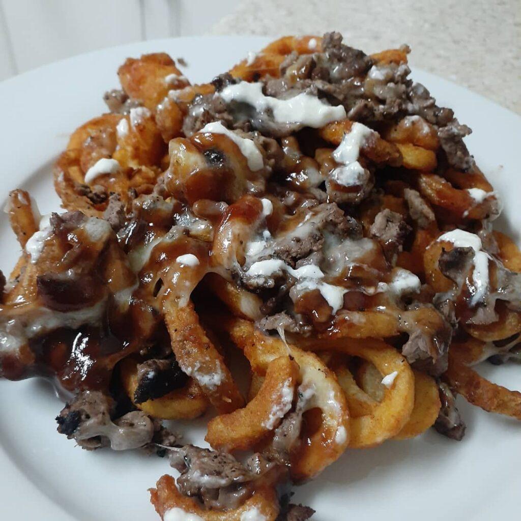 Fully loaded fries 

I had made french dips earlier this week, but the meat ende…