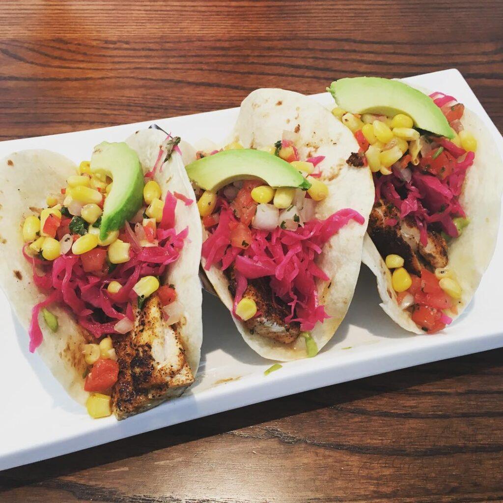How gorgeous are these blackened mahi tacos with pickled cabbage, pico de gallo,…