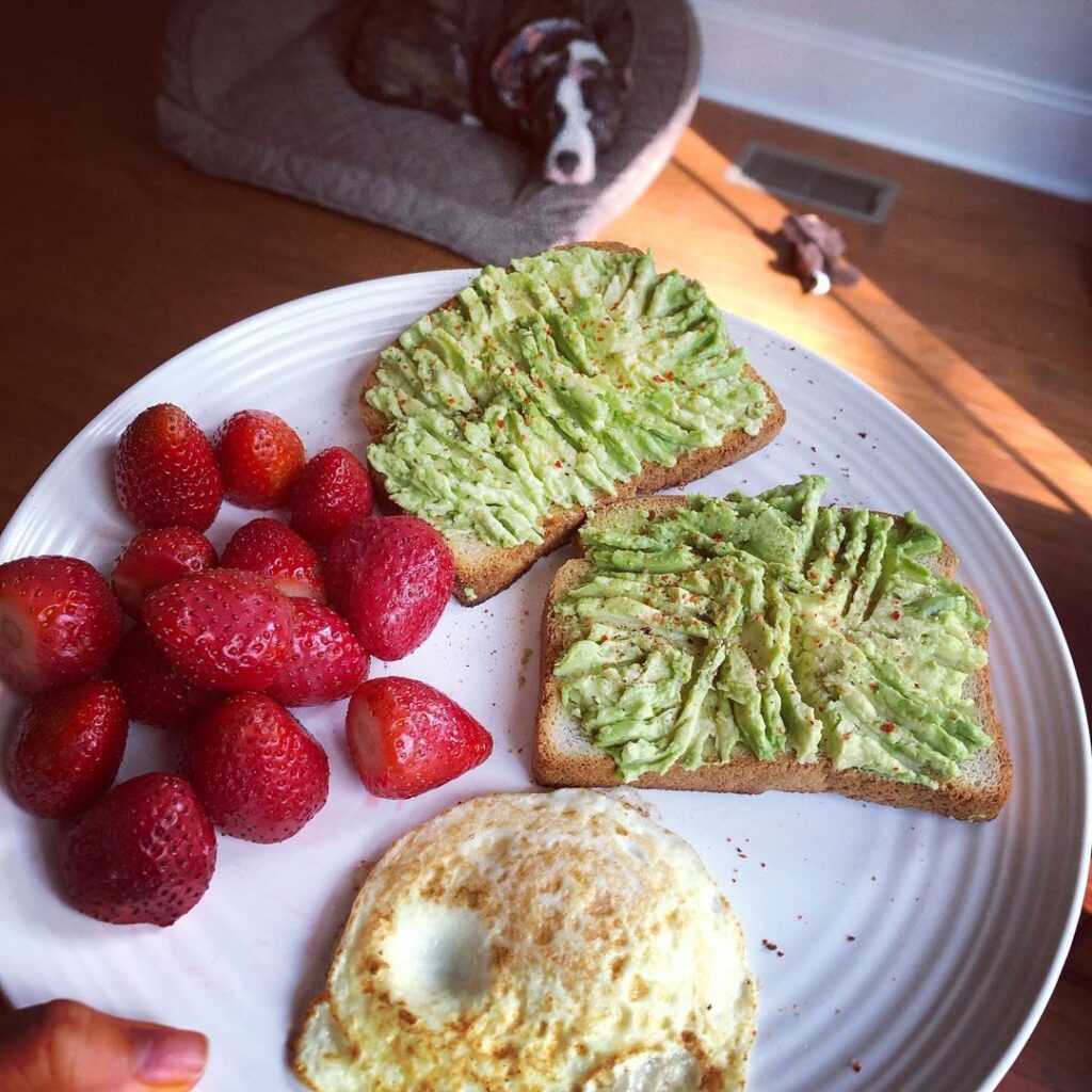 Perfect morning for some spicy ‘cado toast made with  bread, some red chili flak…