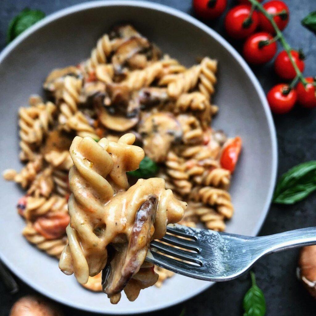 RECIPE BELOW I A creamy mushroom tomato pasta. Pasta will probably be one of my …