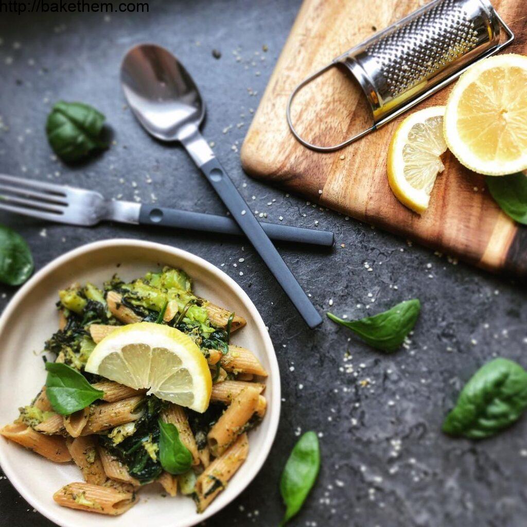RECIPE BELOW I Vegan lemony fried pasta with garlic spinach and broccoli  Becaus…