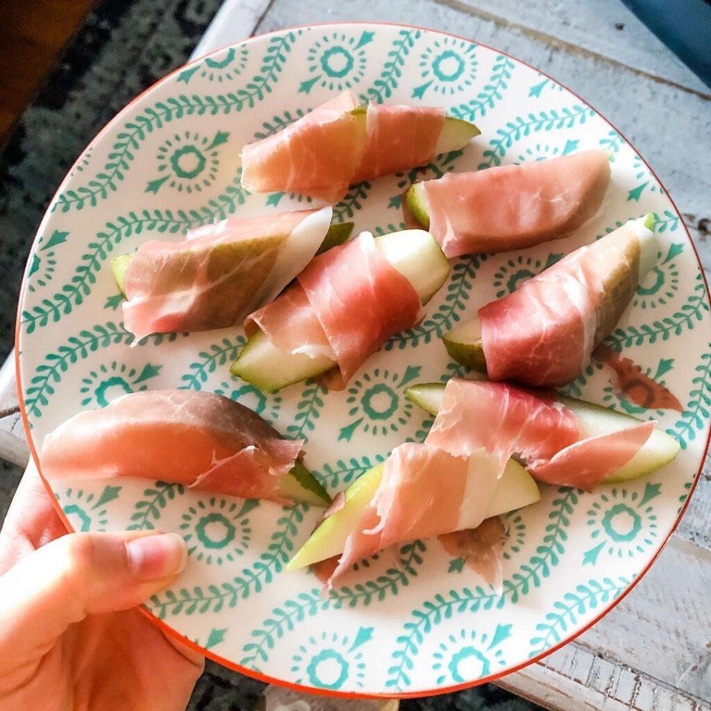 Snack recommendation: prosciutto wrapped s.

1 pear, sliced into 8 slices. 
2 sl…