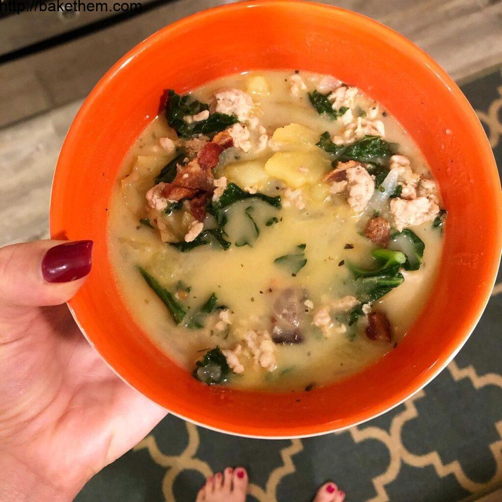 Soup’s on! This hearty bowl of paleo zuppa toscana warmed me right down to my so…