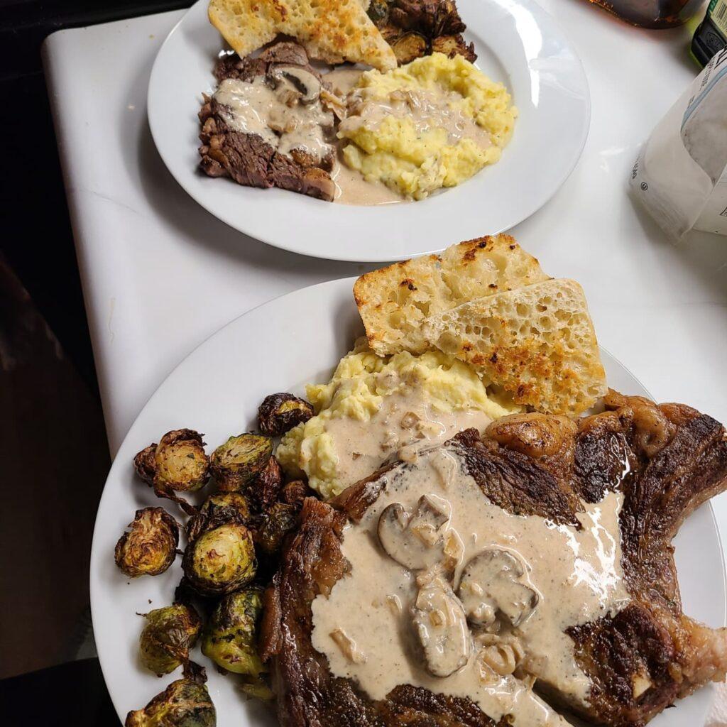 Sousvide steak with creamy mushroom sauce 

I flambed for the first time! 

Sous…