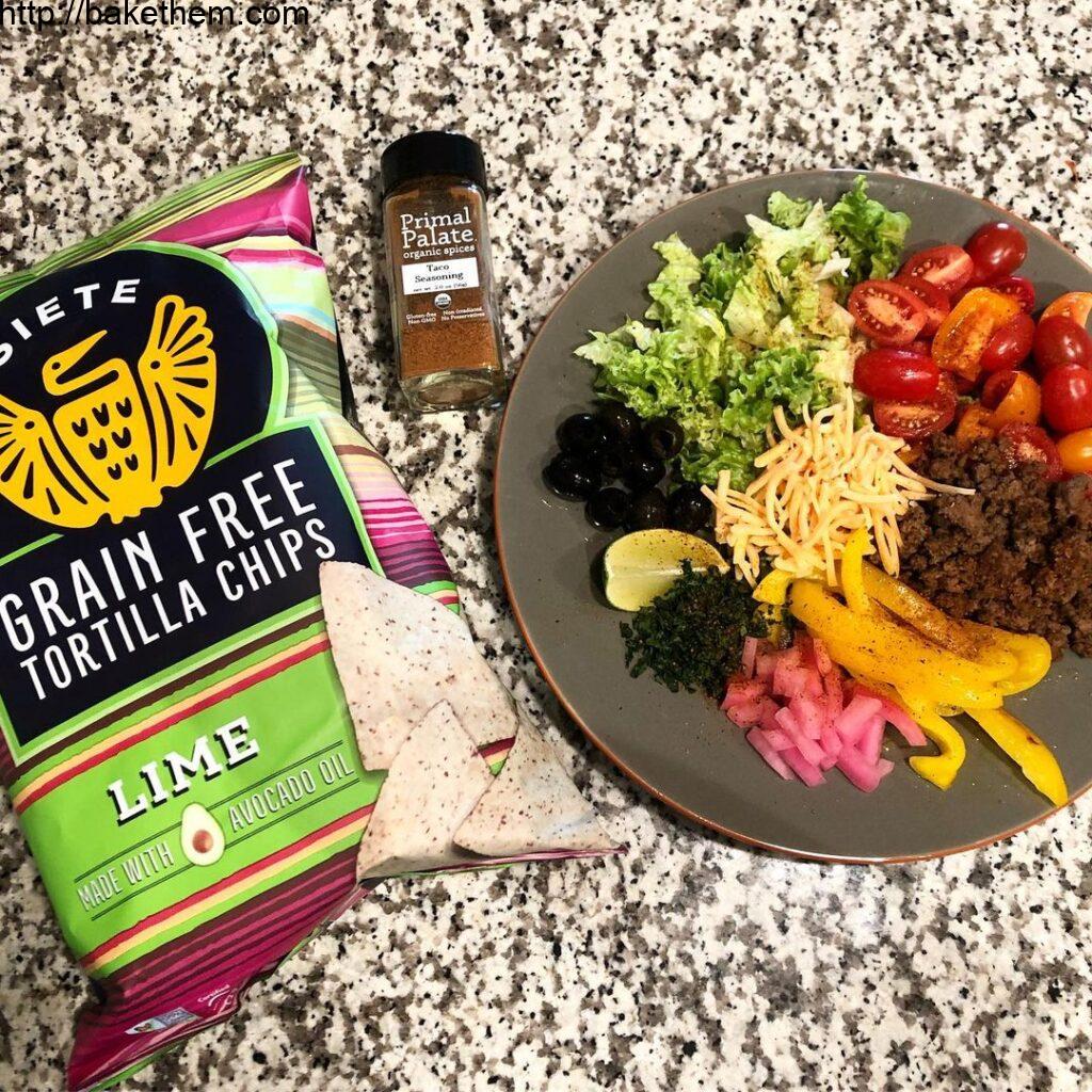 Taco bowl Thursday   Grass fed ground beef seasoned with  taco seasoning, grille…