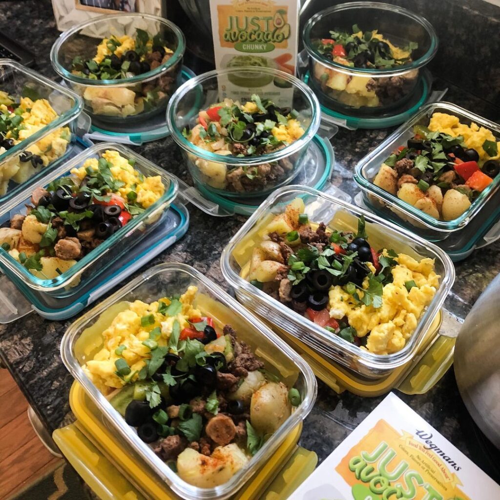 Taco breakfast bowls prepped for the week! 

Loaded with taco meat, chicken chor…